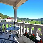 Galihost - A Casa De Otilia