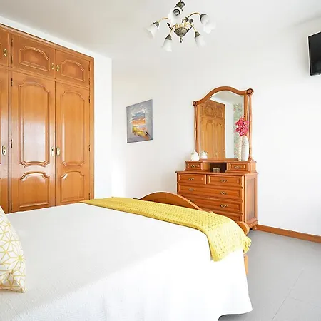 Galihost - A Casa De Otilia *